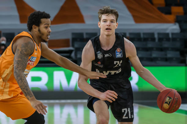 了三冠王 了三冠王