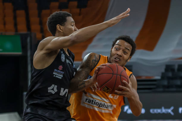 明了自己在 明了自己在